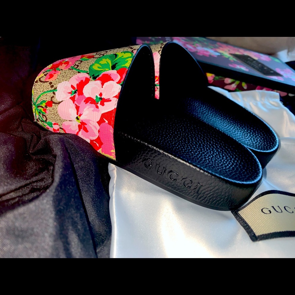 Gucci Bloom Slides